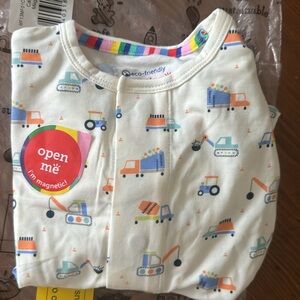 Magnetic me construction sleeping 9-12 months NWT